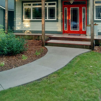 traverse city and ludington michigan area concrete cleaning on sidewalk